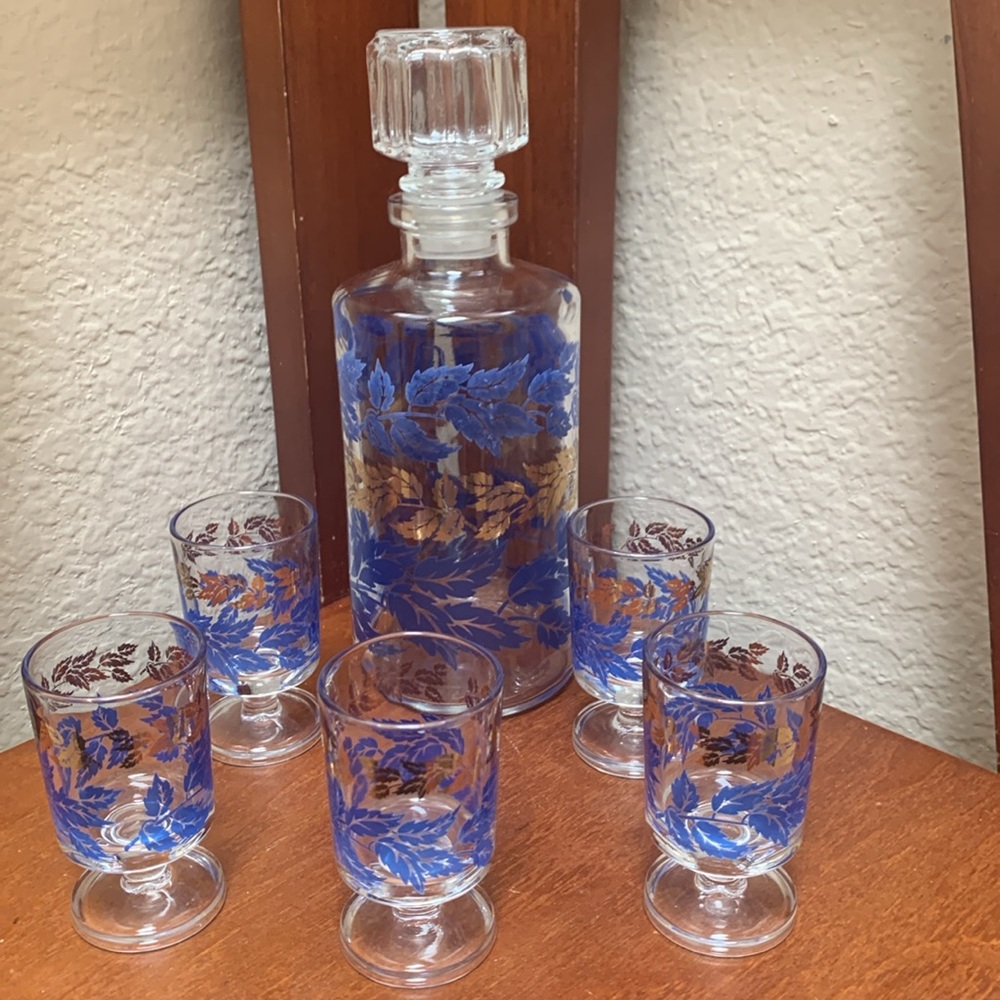 8” h w/top & 3” glasses